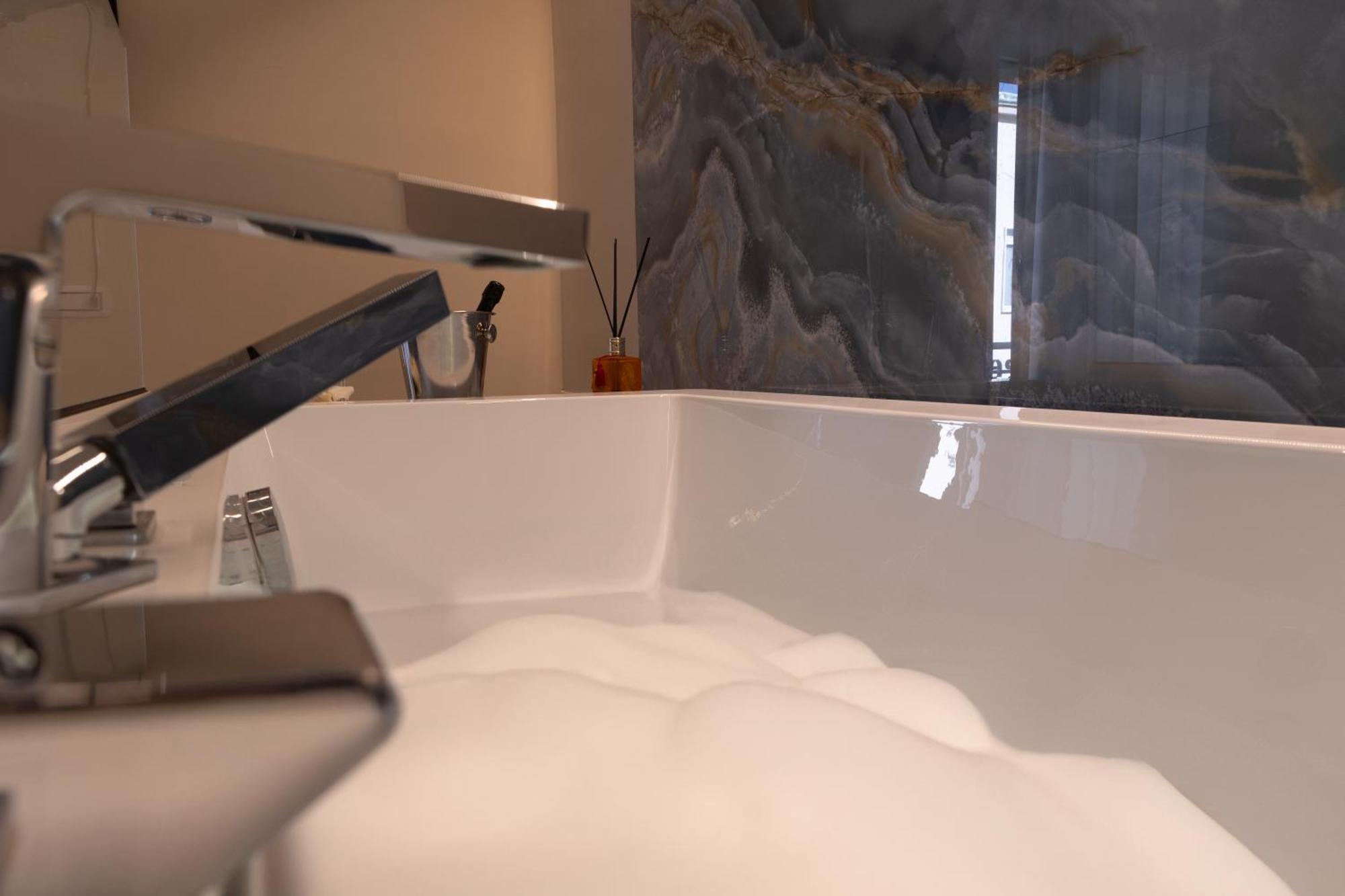 Ruins De Charme B&B Luxury Pompei Bagian luar foto